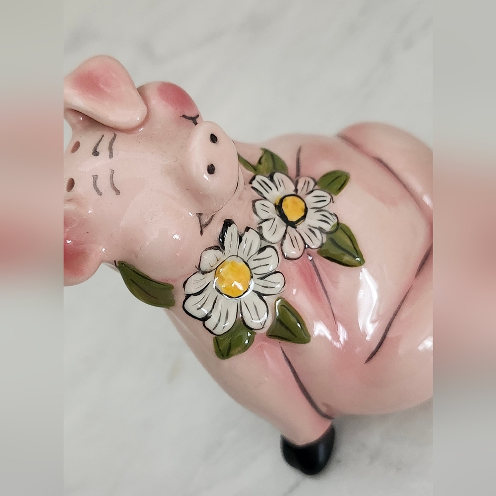 Hand Painted Pig Daisy Salt And Pepper Shakers Vintage Bkue Sky Heather Minc - Picture 7 of 12